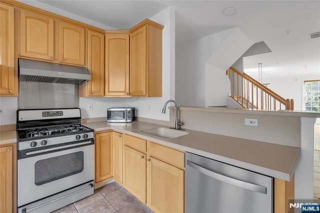451 Albany Court, West New York, NJ 07093