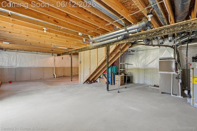 8760 Oak Ridge Trail, Westland, MI 48185