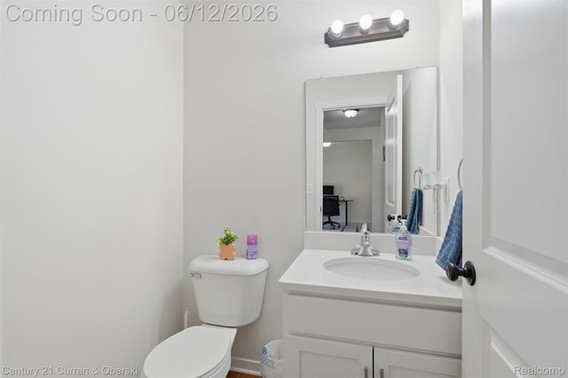 8760 Oak Ridge Trail, Westland, MI 48185