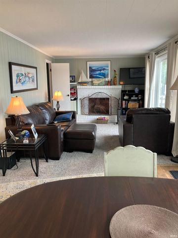 375 Lane 221B Hamilton Lake, Hamilton, IN 46742