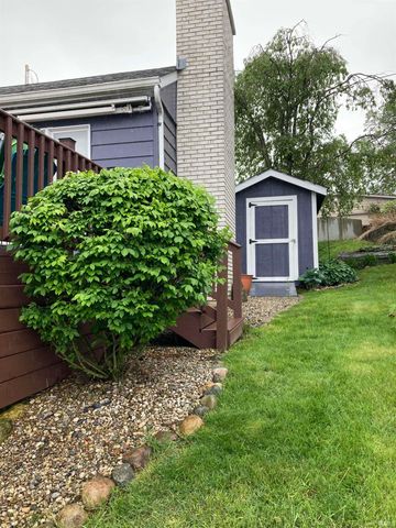 375 Lane 221B Hamilton Lake, Hamilton, IN 46742