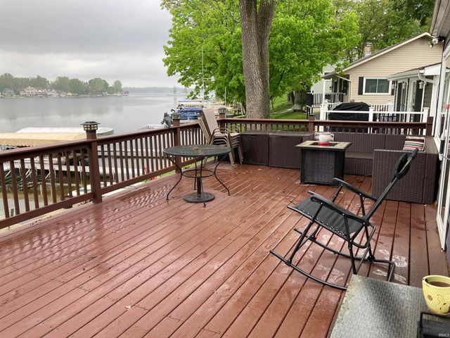 375 Lane 221B Hamilton Lake, Hamilton, IN 46742