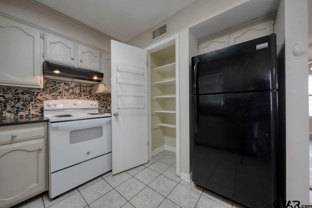 1108 Brad Cir, Lindale, TX 75771