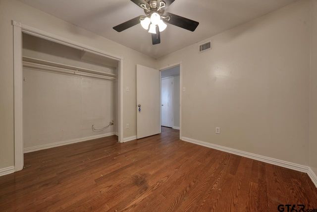 1108 Brad Cir, Lindale, TX 75771