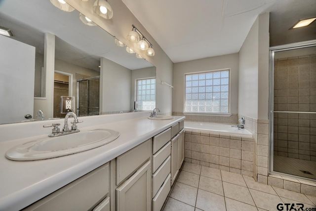 1108 Brad Cir, Lindale, TX 75771