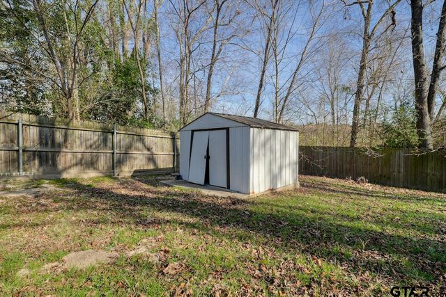 1108 Brad Cir, Lindale, TX 75771