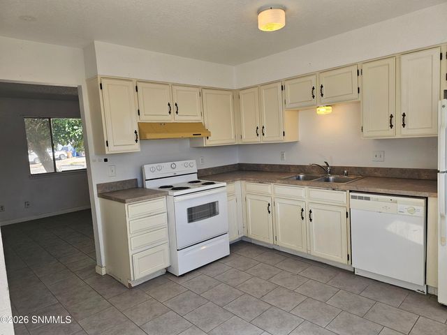 1974 Mahogany Drive, Las Cruces, NM 88001