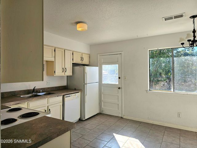1974 Mahogany Drive, Las Cruces, NM 88001