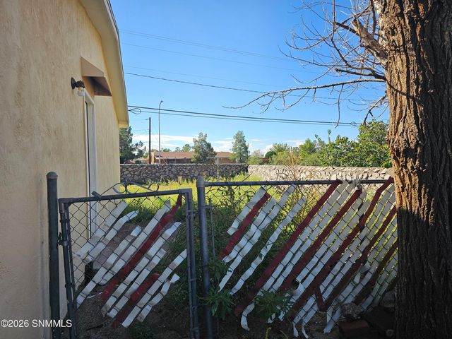 1974 Mahogany Drive, Las Cruces, NM 88001