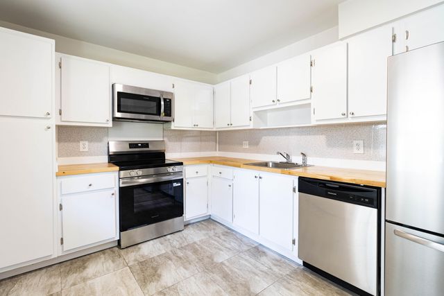 4007 N Cypress Drive 103, Pompano Beach, FL 33069