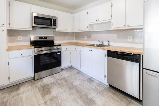 4007 N Cypress Drive 103, Pompano Beach, FL 33069