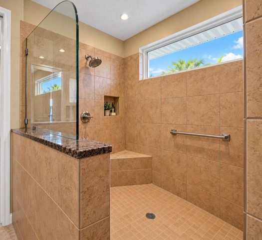8301 BRIDGEPORT BAY CIRCLE, Mount Dora, FL 32757