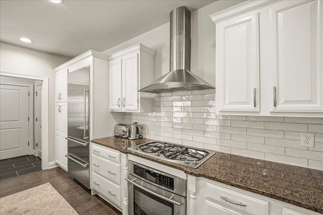 1997 General Warfield Way, Lexington, KY 40505