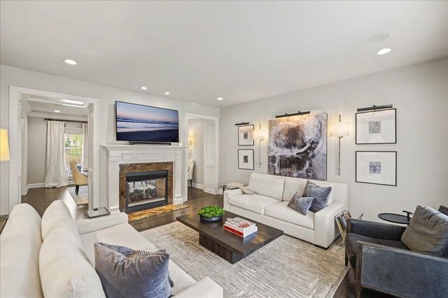 1997 General Warfield Way, Lexington, KY 40505