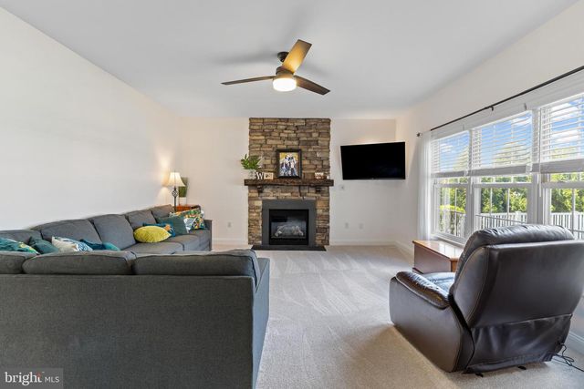 174 CHESTERFIELD DR, Palmyra, PA 17078