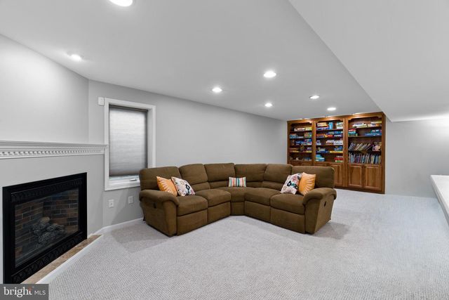 174 CHESTERFIELD DR, Palmyra, PA 17078