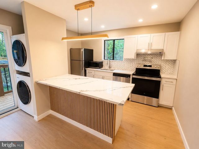 8934 DEERFIELD RD, Tobyhanna, PA 18466