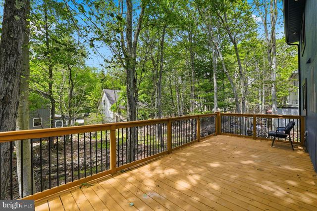 8934 DEERFIELD RD, Tobyhanna, PA 18466