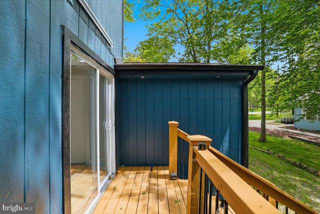 8934 DEERFIELD RD, Tobyhanna, PA 18466