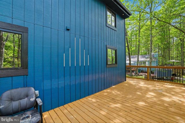 8934 DEERFIELD RD, Tobyhanna, PA 18466