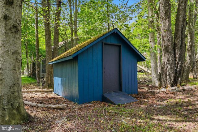8934 DEERFIELD RD, Tobyhanna, PA 18466