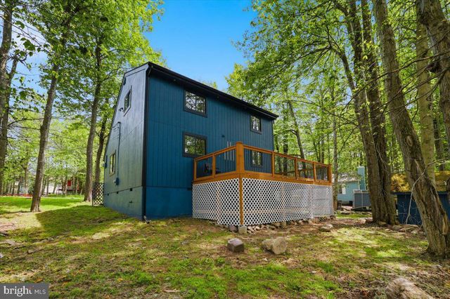 8934 DEERFIELD RD, Tobyhanna, PA 18466