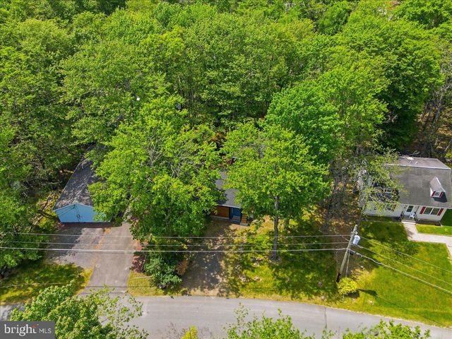 8934 DEERFIELD RD, Tobyhanna, PA 18466