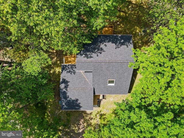 8934 DEERFIELD RD, Tobyhanna, PA 18466