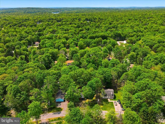 8934 DEERFIELD RD, Tobyhanna, PA 18466