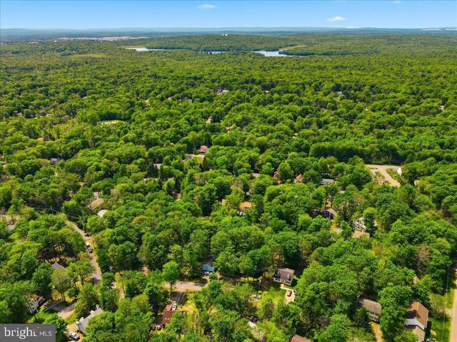 8934 DEERFIELD RD, Tobyhanna, PA 18466
