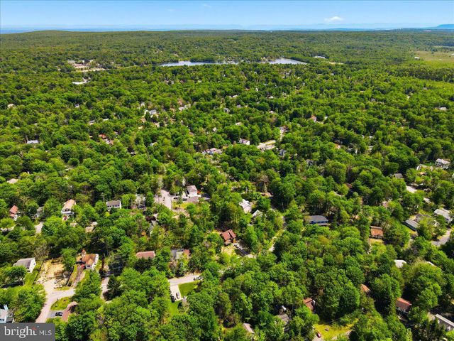 8934 DEERFIELD RD, Tobyhanna, PA 18466