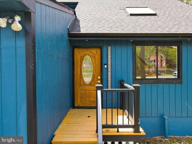 8934 DEERFIELD RD, Tobyhanna, PA 18466