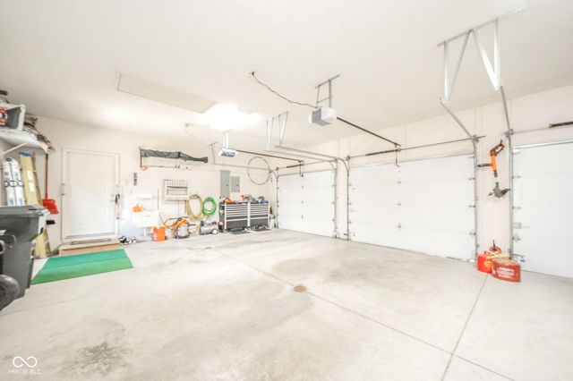 1105 Deer Creek Drive, Anderson, IN 46011