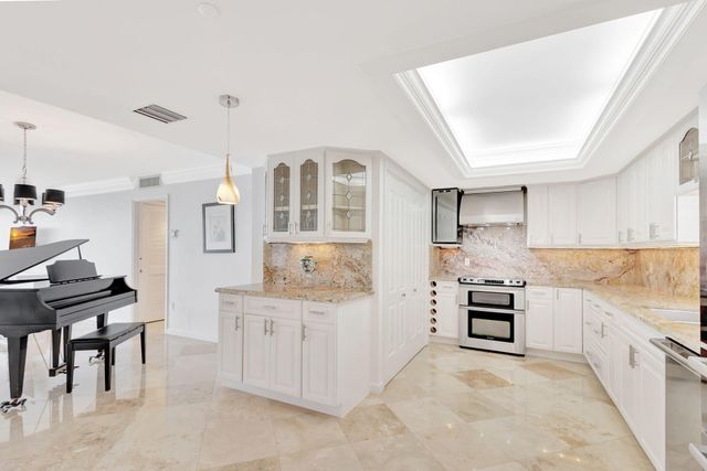 400 Beach Road 103, Tequesta, FL 33469