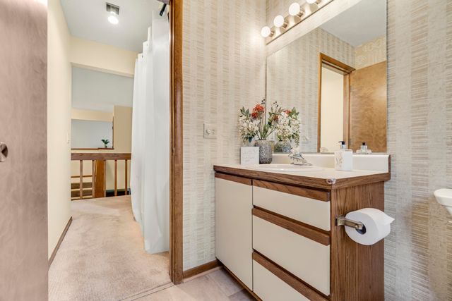 2429 Highpointe Drive, Kalamazoo City, MI 49008