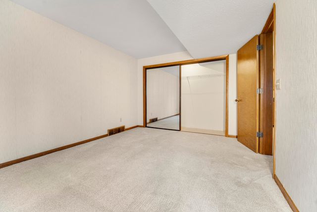 2429 Highpointe Drive, Kalamazoo City, MI 49008