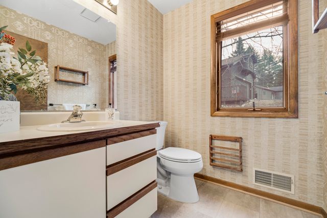 2429 Highpointe Drive, Kalamazoo City, MI 49008