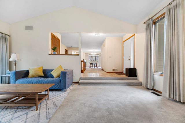 2429 Highpointe Drive, Kalamazoo City, MI 49008