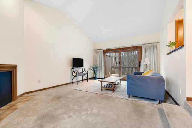 2429 Highpointe Drive, Kalamazoo City, MI 49008