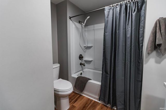 6511 Blue Spruce Drive, Newburgh, IN 47630