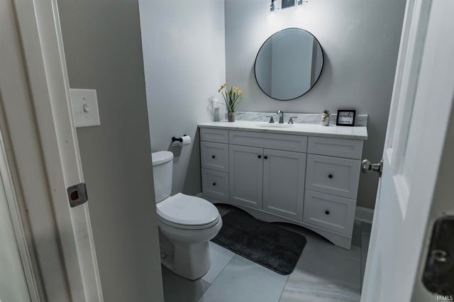 6511 Blue Spruce Drive, Newburgh, IN 47630