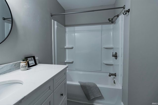 6511 Blue Spruce Drive, Newburgh, IN 47630