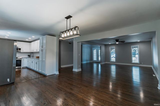 6511 Blue Spruce Drive, Newburgh, IN 47630