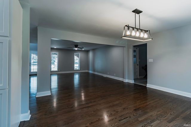 6511 Blue Spruce Drive, Newburgh, IN 47630
