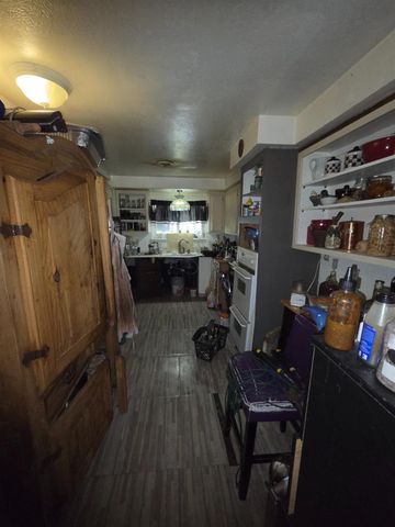 977 Alamos Ave, Sacramento, CA 95815