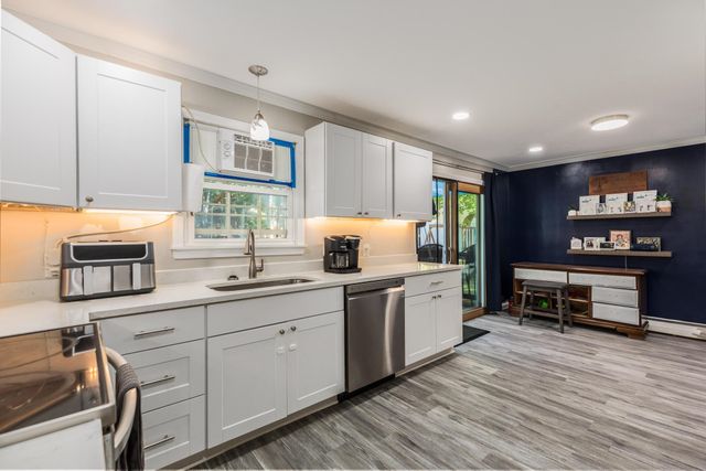 10 Howe Street, Rochester, NH 03867