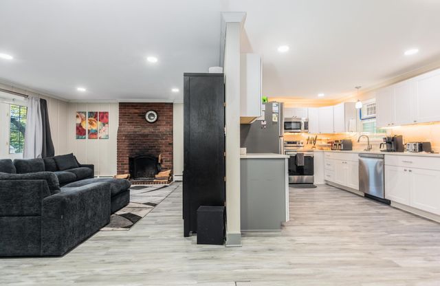 10 Howe Street, Rochester, NH 03867