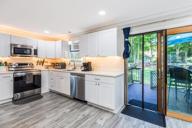 10 Howe Street, Rochester, NH 03867
