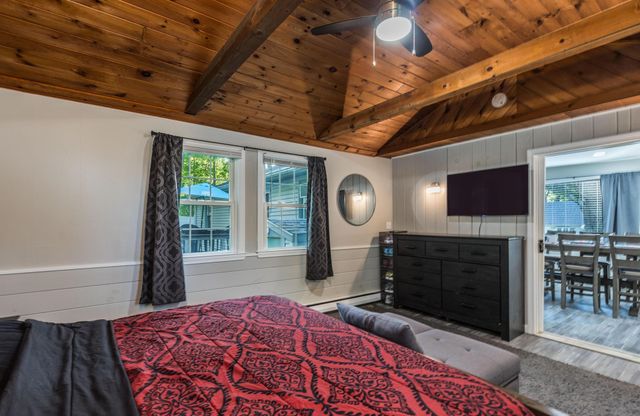 10 Howe Street, Rochester, NH 03867