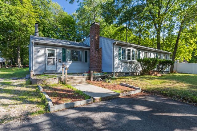 10 Howe Street, Rochester, NH 03867